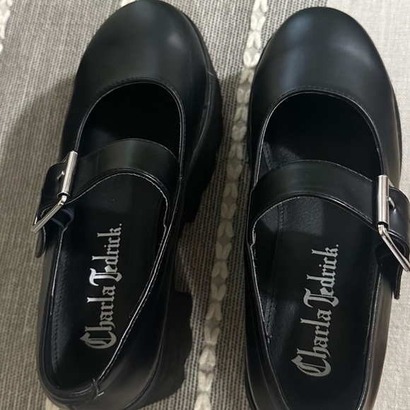 Alice in wonderland costume and shoes - Picture 3 of 5